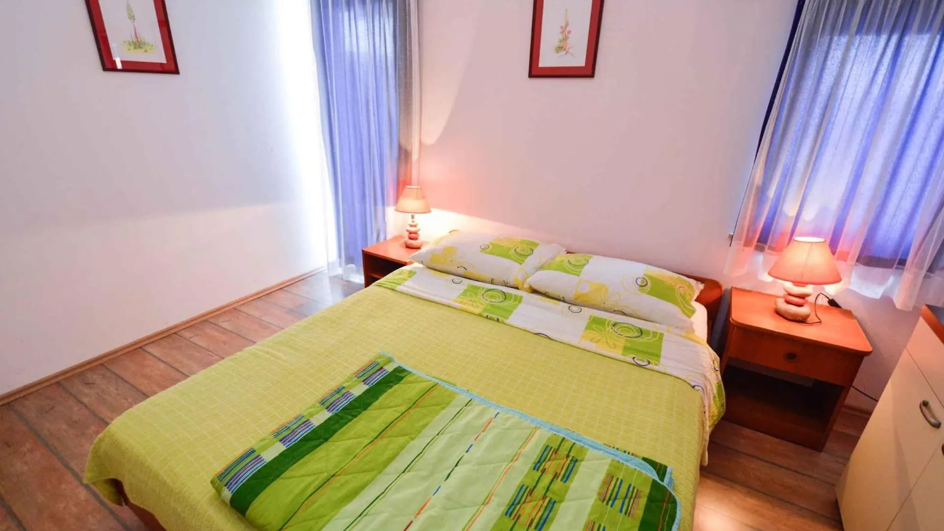 Apartment Fazana 16 0*,